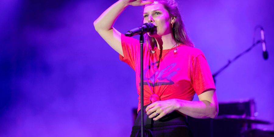 Eva Briegel von der Pop-Rock-Band Juli macht nicht nur Musik, sie studiert auch.