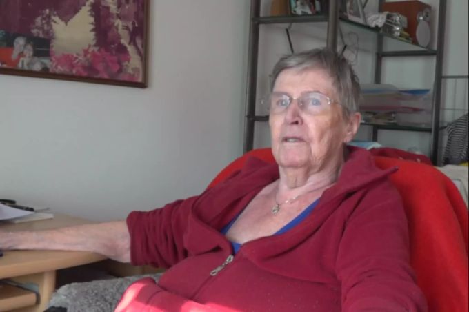 Die 88-jährige Elisabeth Segler sagt, dass sie sich im Nachhinein «beschissen gefühlt» habe. Seniorin Kassensturz PC