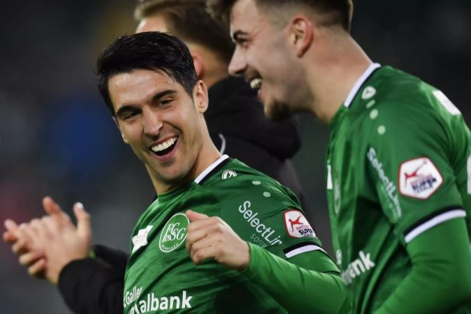 Der FC St.Gallen führt zur Halbzeit dank zwei Toren von Vicor Ruiz mit 2:1. FC St.Gallen