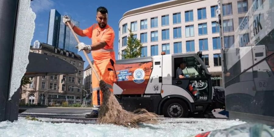 Die Stadt Frankfurt am Main hat sich ein neues Konzept für den Opernplatz ausgedacht. Foto: Frank Rumpenhorst/dpa/Archivbild