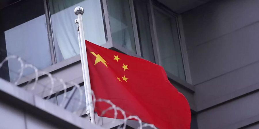 Die Flagge von China weht auf dem Konsulat in Houston. Foto: David J. Phillip/AP/dpa