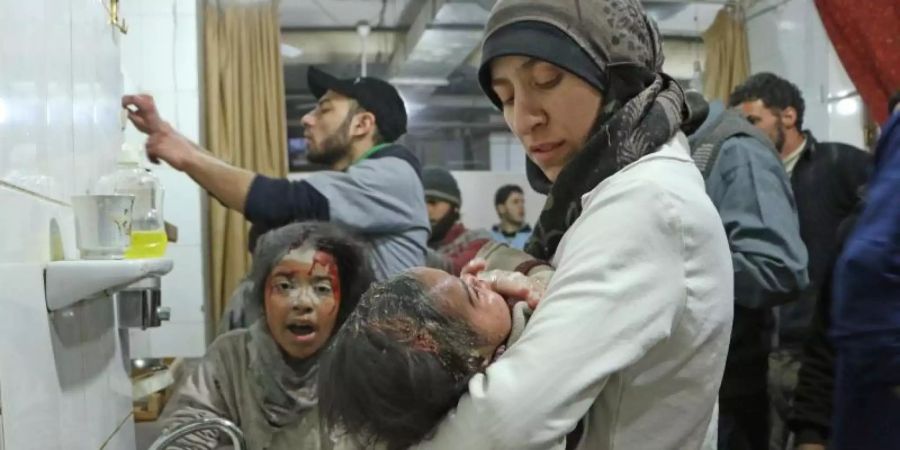 Dr. Amani Ballour hat mit ihrem Team die Klinik im Untergrund aufgebaut. Foto: Danish Documentary/SWR/ARD/dpa