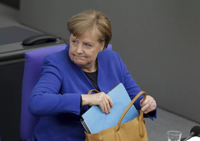Angela Merkel deutet an, dass Russland sich auf Konsequenzen wegen der Hackerangriffe gefasst machen müsse. angela merkel