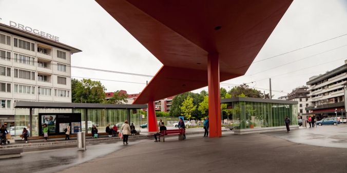Zentrum Schlieren, Tram und Busstation