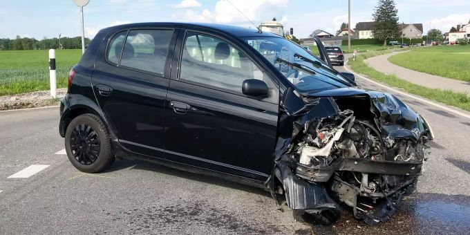 Beim Unfall wurde eine Person leicht verletzt. Unfall