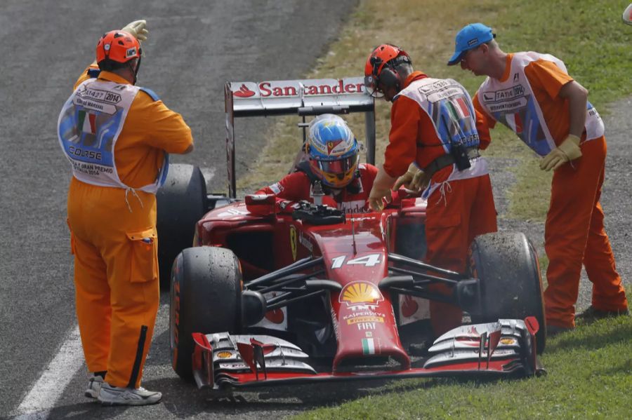 Den Start in die Turbo-Ära 2014 verpatzt Ferrari vollkommen. Alonso gewinnt kein Rennen und schafft es nur zweimal auf das Podest ...