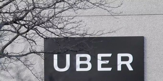 Uber stemmt sich mit Sparmassnahmen gegen den Einbruch des Geschäfts. Foto: Seth Wenig/AP/dpa Uber stemmt sich mit Sparmassnahmen gegen den Einbruch des Geschäfts. Foto: Seth Wenig/AP/dpa