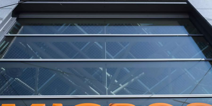 Medbase stösst in den Bereich Zahnmedizin vor. Die Migros-Gesundheitstochter hat mit den Eigentümern von Zahnarztzentrum.ch die Übernahme einer Aktienmehrheit vereinbart. (Archivbild)