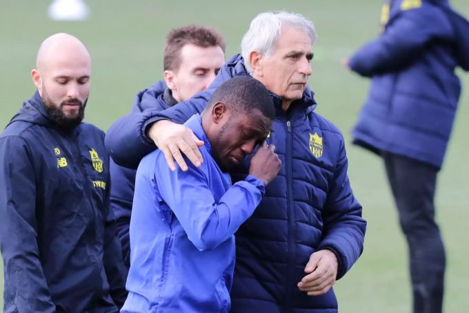Spieler und Staff des Ligue-1-Klubs Nantes nachdem das Flugzeug mit Emiliano Sala an Board verschwand. Nantes