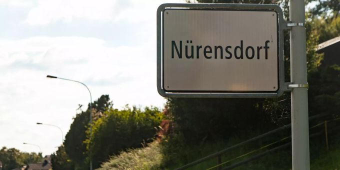 Ortsschild der Gemeinde Nürensdorf. Ortsschild der Gemeinde Nürensdorf.