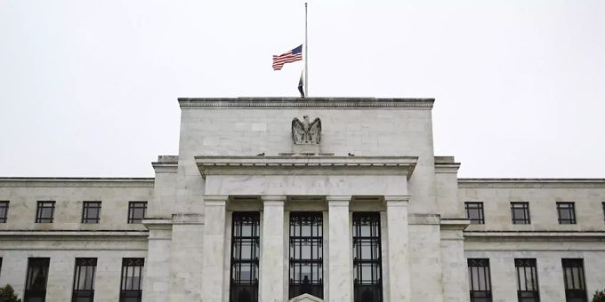 Die US-Notenbank Fed hat am Montag (Ortszeit) weitere Massnahmen zur Stützung von Unternehmen und Organisationen in der Coronavirus-Krise angekündigt. (Archivbild) Die US-Notenbank Fed hat am Montag (Ortszeit) weitere Massnahmen zur Stützung von Unternehmen und Organisationen in der Coronavirus-Krise angekündigt. (Archivbild)