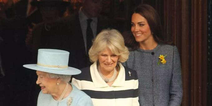 Queen Elizabeth, Herzogin Catherine und Camilla Queen Elizabeth, Herzogin Catherine und Camilla