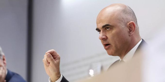 Bundesrat Alain Berset spricht während einer Medienkonferenz des Bundesrates über die Situation des Coronavirus. Alain Berset Coronavirus
