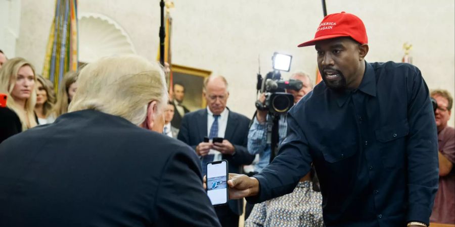 kanye west trump