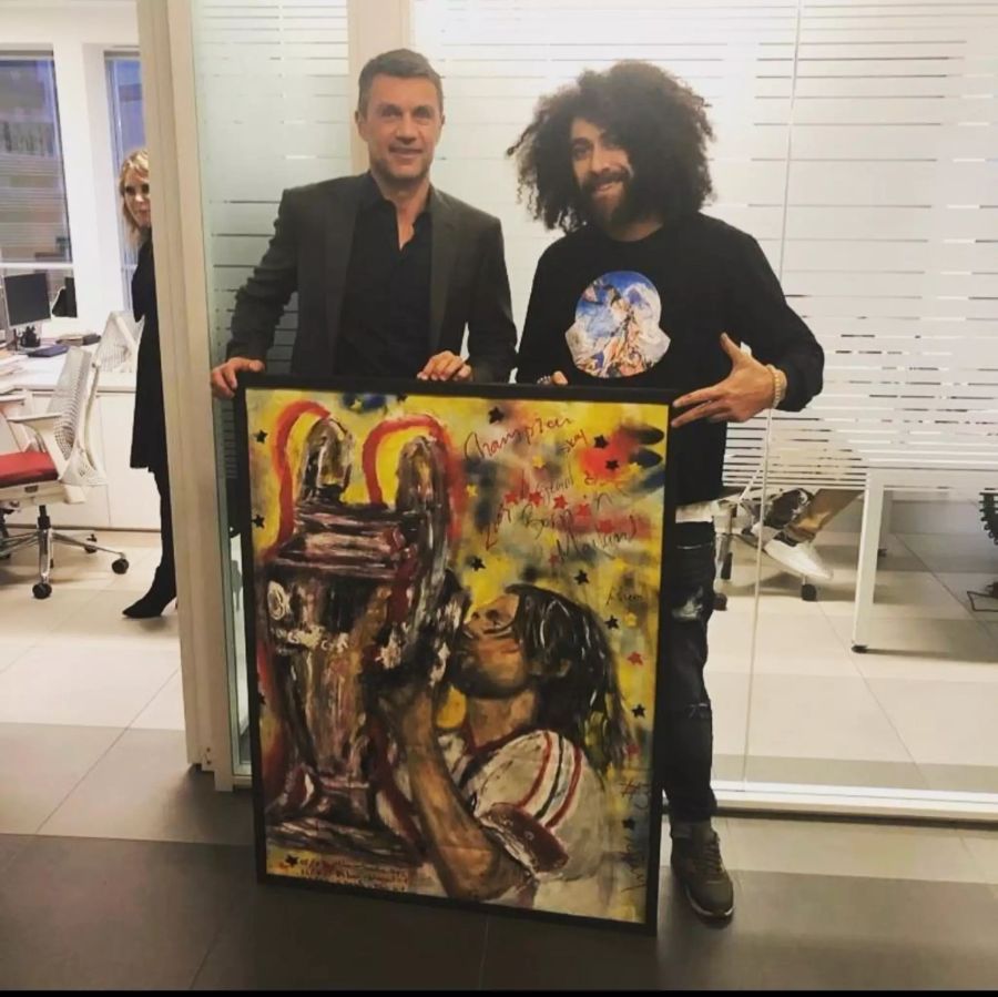 Auch Milan-Legende Paolo Maldini hat ein Kunstwerk erhalten.