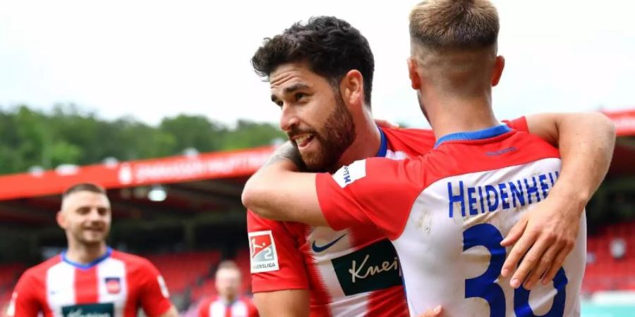 Die Heidenheimer treffen am Sonntag auf den direkten Aufstiegs-Konkurrenten Hamburger SV. Foto: Sebastian Widmann/getty/pool/dpa