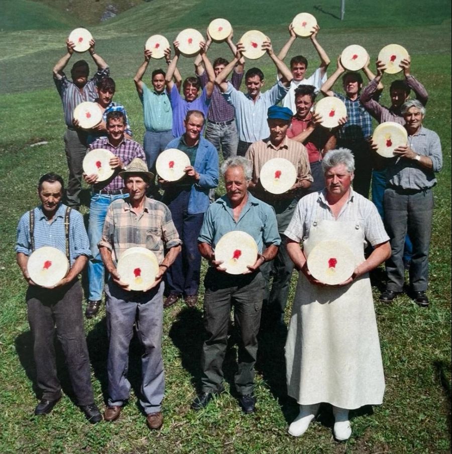 Altes Bauernbild von Nufenen mit Bünder Bio Bergkäse