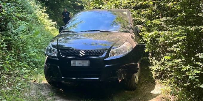 Zofingen AG: Fahrer bleibt auf Wanderweg stecken – Führerausweis weg. Zofingen AG