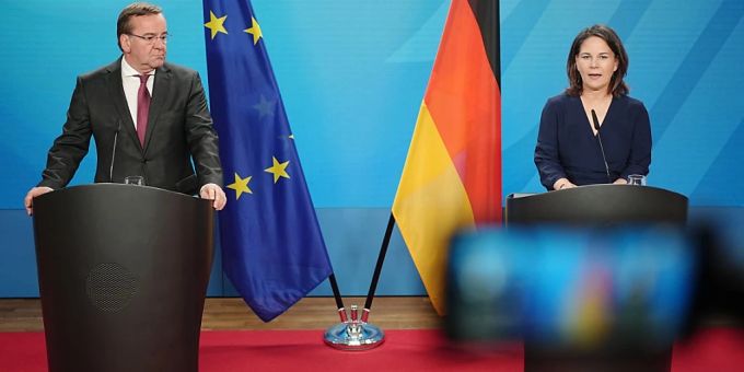 Khartum - Bundeswehr evakuiert 400 Menschen aus Sudan