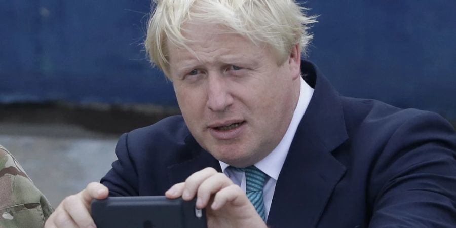 ARCHIV - Der frühere britische Premierminister Boris Johnson geht weiter auf Konfrontationskurs mit der Regierung. Foto: Sunday Alamba/AP/dpa