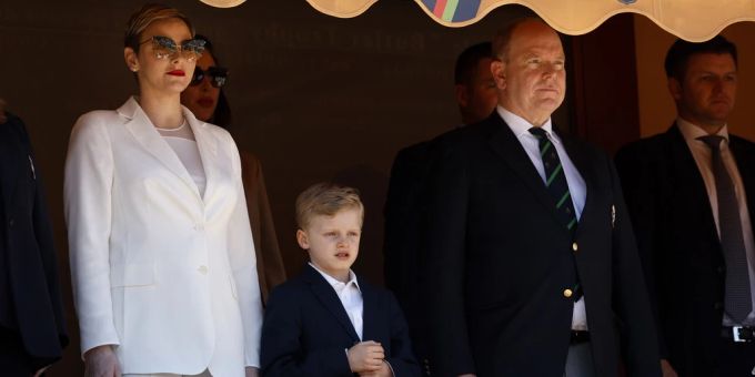 Fürstenpaar - Albert und Charlène von Monaco halten wieder Händchen