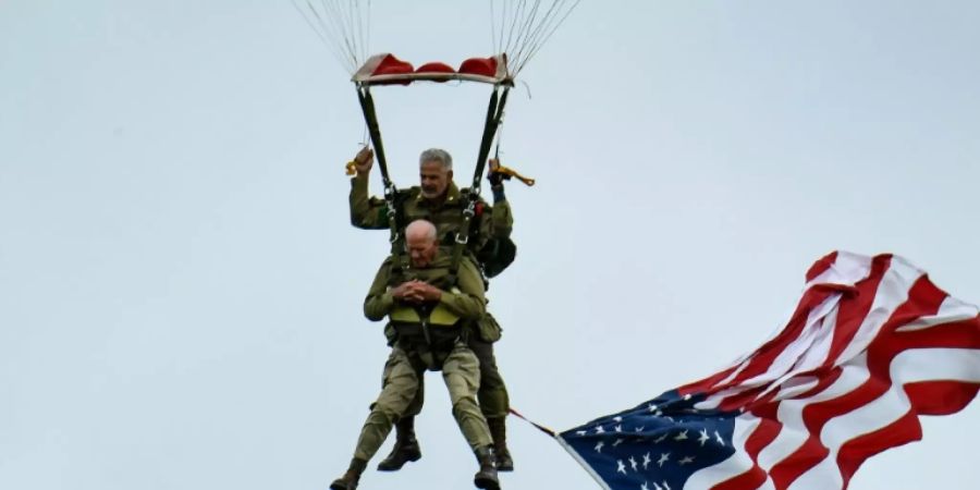 97-jähriger US-Veteran springt zum D-Day erneut mit Fallschirm ab