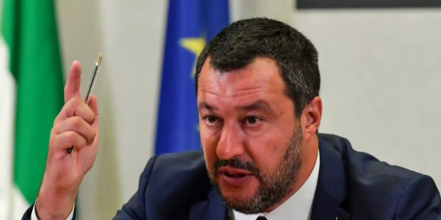 Salvini will ein Schiff der italienischen Küstenwache nicht anlanden lassen
