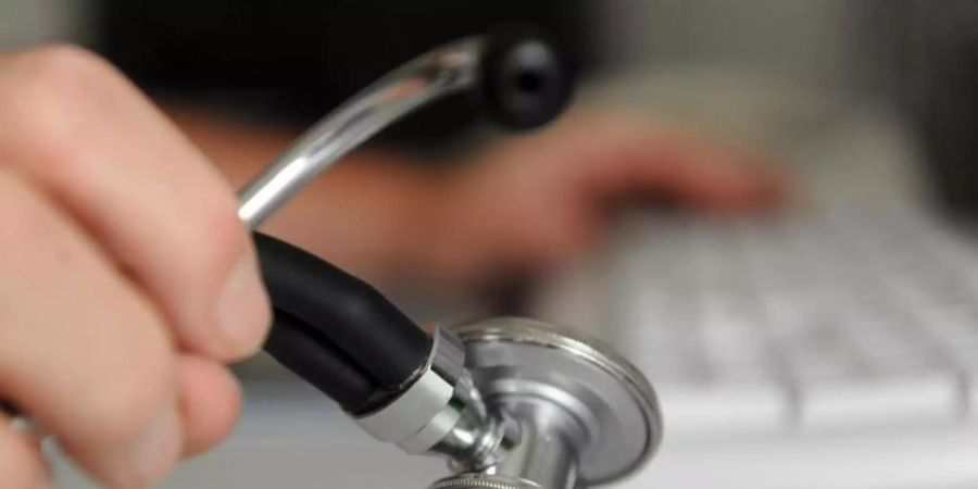 Sensible medizinische Daten von weltweit mehreren Millionen Patienten sind auf offen zugänglichen Servern im Netz gelandet. Foto: Marijan Murat