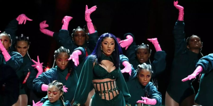 Cardi B wirbt für den Demokraten Bernie Sanders