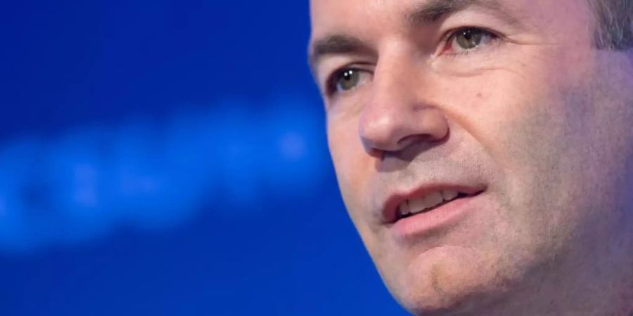 Hat keine Mehrheit - die anderen Spitzenkandidaten allerdings auch nicht: Manfred Weber. Foto: Peter Kneffel
