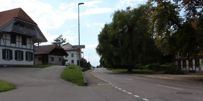 Die Hauptstrasse in Messen Richtung Ruppoldsried - Messen Die Hauptstrasse in Messen Richtung Ruppoldsried - Messen
