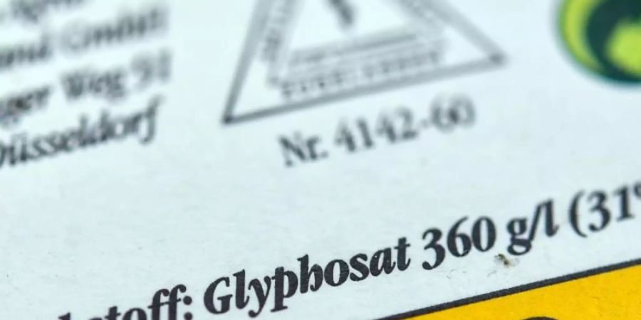 Das Unkrautvernichtungsmittel Glyphosat. Foto: Patrick Pleul