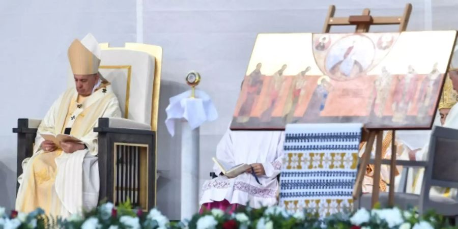 Papst Franziskus bei Messe im rumänischen Blaj