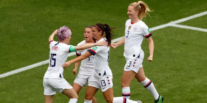 Fussball Weltmeisterschaft Usa Besiegt Spanien Dank Penalty Toren