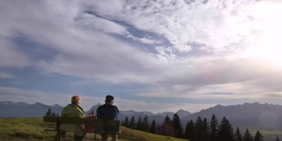 Viele suchen im Urlaub Erholung in der Natur. Foto: Karl-Josef Hildenbrand