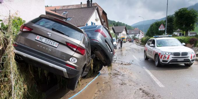 Die Kantone Neuenburg, Genf und Waadt waren ungewöhnlich hart von Unwetterschäden betroffen letztes Jahr. Unwetter in der Schweiz