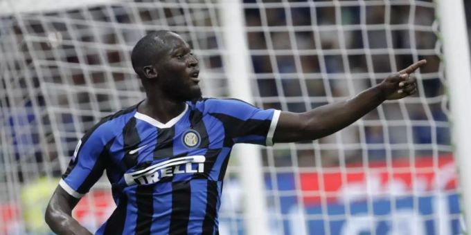 Bei Inter Mailand reift Romelu Lukaku zum absoluten Weltklasse-Stürmer. Romelu Lukaku