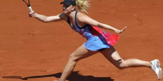 Muss in Paris bereits nach der ersten Runde die Koffer packen: Mona Barthel. Foto: Pavel Golovkin/AP Muss in Paris bereits nach der ersten Runde die Koffer packen: Mona Barthel. Foto: Pavel Golovkin/AP