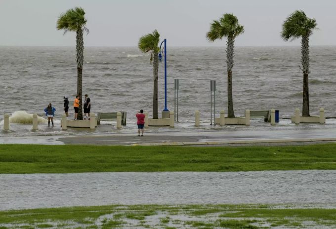 Sturm «Barry». soll Überschwemmung bringen. Tropical Weather Environment Impacts