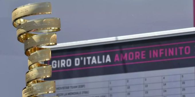 Die Trophäe des Giro d’Italia. Foto: Fabioferrari/Lapresse via ZUMA Press Die Trophäe des Giro d’Italia. Foto: Fabioferrari/Lapresse via ZUMA Press