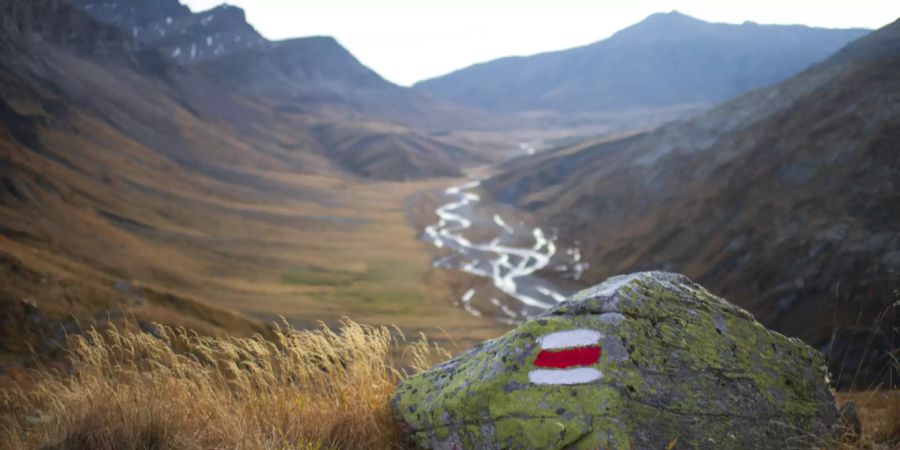 wandern markierung schwyz