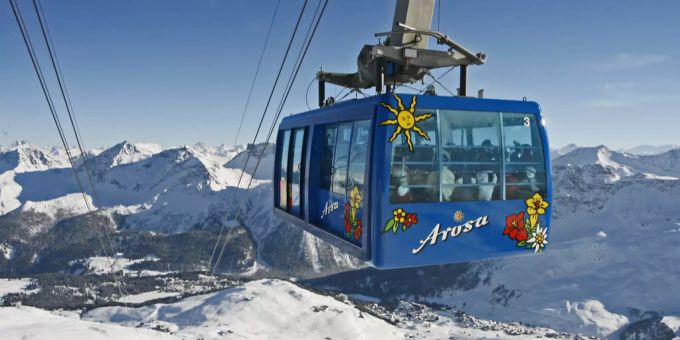 Bei der Arosa Bergbahnen AG ist der Wintertourismus weniger eingebrochen als in anderen Gebieten (Archivbild). Arosa bergbahnen