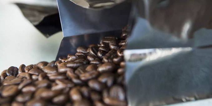 Der Vorschlag des Bundesrates, die Pflichtlager für Kaffee aufzuheben, stösst in der Schweizer Kaffeebranche sauer auf. (Themenbild) Der Vorschlag des Bundesrates, die Pflichtlager für Kaffee aufzuheben, stösst in der Schweizer Kaffeebranche sauer auf. (Themenbild)