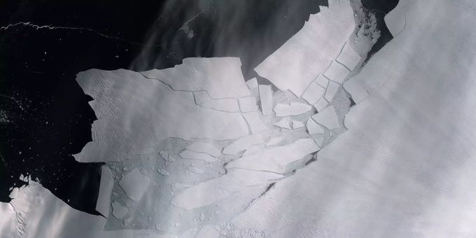 Satellitenbilder der Nasa zeigen, wie sehr das Eis in der Antarktis unter der Hitzewelle leidet. Nasa Antarktis