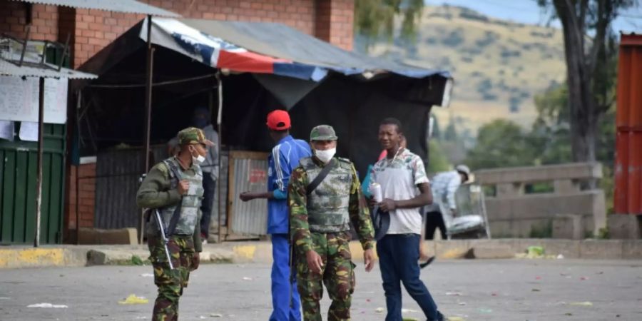 Soldaten patroullieren in Maseru, der Hauptstadt von Lesotho