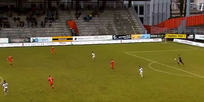 Im Video - Hier trifft Winterthur-Goalie Spiegel aus 90 Metern