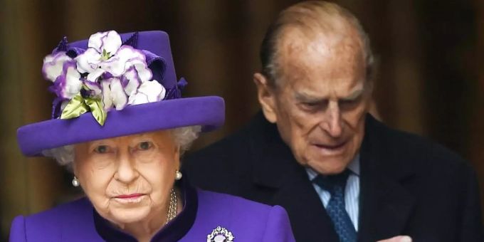 Queen Elizabeth II. und Prinz Philip haben sich nach Windsor Castle begeben. Queen Elizabeth haushälterin