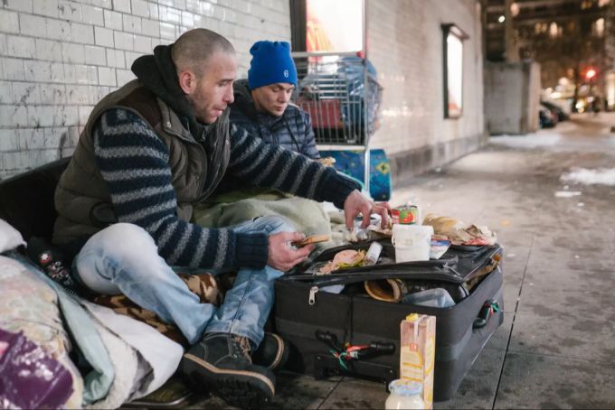 Für Obdachlose mit Symptomen einer Coronavirus-Erkrankung stehen ab Montag 29 Zimmer zur Selbstisolation zur Verfügung (Symbolbild). obdachlose coronavirus