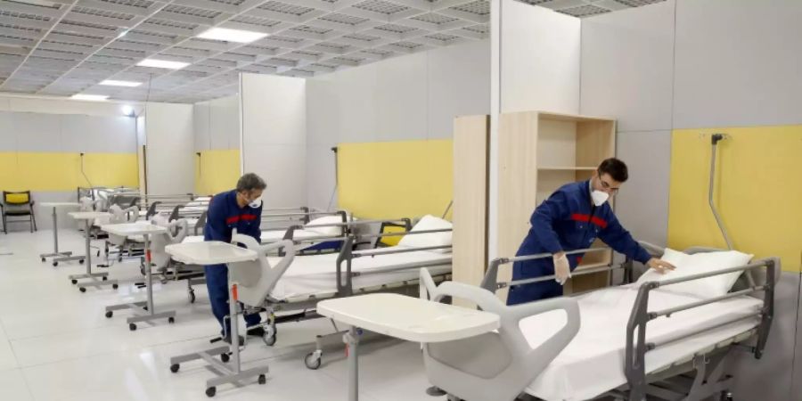 Provisorisches Krankenhaus in einem Einkaufszentrum in Teheran