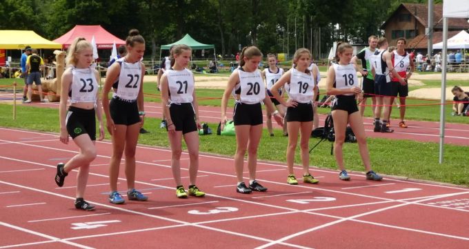 800m-Läuferinnen am Eidg. Turnfest 2020 in Aarau. 800m-Läuferinnen, LA Villmergen